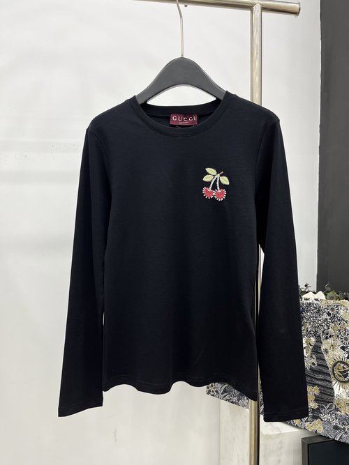 Gucci Cherry - Beaded Crew - Neck Long - Sleeve T - Shirt in Comfortable Fabric