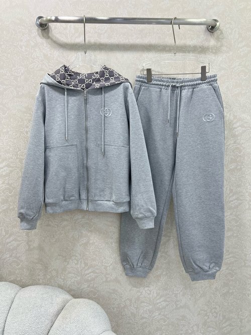 Gucci Double-sided Set with Hooded Zip Jacket and Cuffed Trousers, Elegant Style