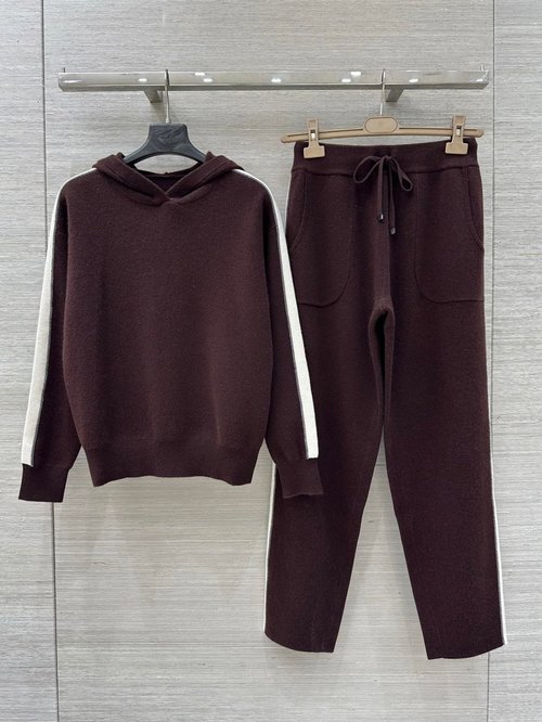 Brunello Cucinelli Exclusive High-end Cashmere Suit with Contrasting Design and Handmade Chain Details