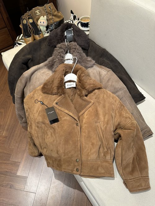 Yves Saint Laurent Winter Spanish Merino Sheepskin Fur - on - Fur Product