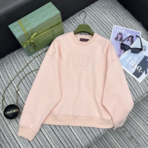 Gucci Custom Vintage-Style Cotton Pullover Hoodie with 3D Logo and Relaxed Fit