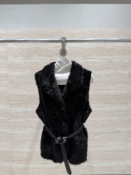 Brunello Cucinelli Luxury Fur Coat with Belt for Ideal Silhouette