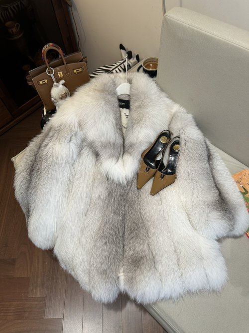 Fendi Finland Imported Top - Quality Rare Fox Fur