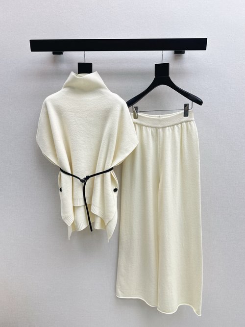 Loro Piana Sophisticated British-Style Knit Collared Cape with Straight-Leg Trousers