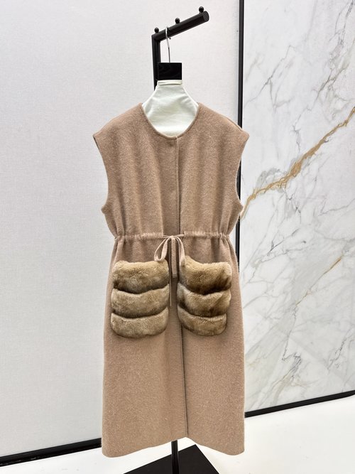 Fendi Comfortable Long Vest with Rex Rabbits Fur Trim
