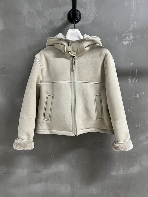 Hermes Stylish All-in-One Fur with Hooded Design