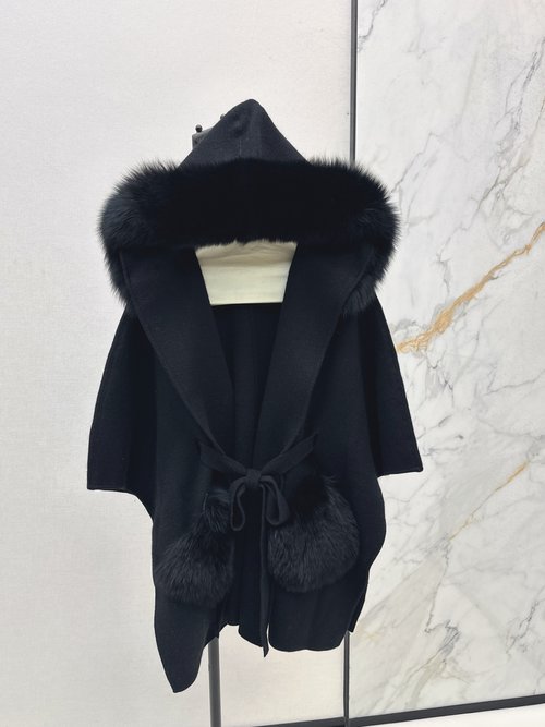Fendi Comfortable and Versatile Cloak Coat with Fox Fur Trim