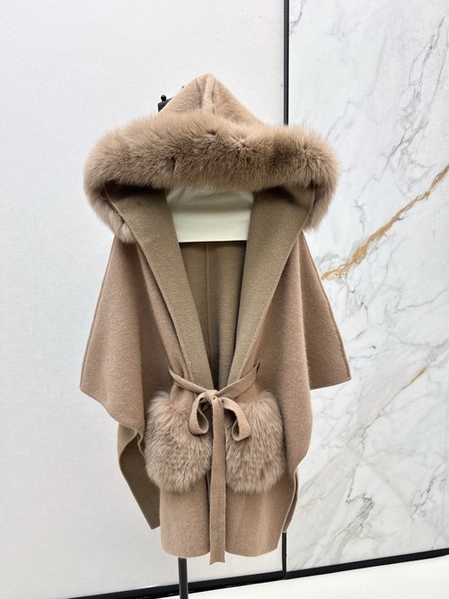 Fendi Comfortable and Versatile Cloak Coat with Fox Fur Trim