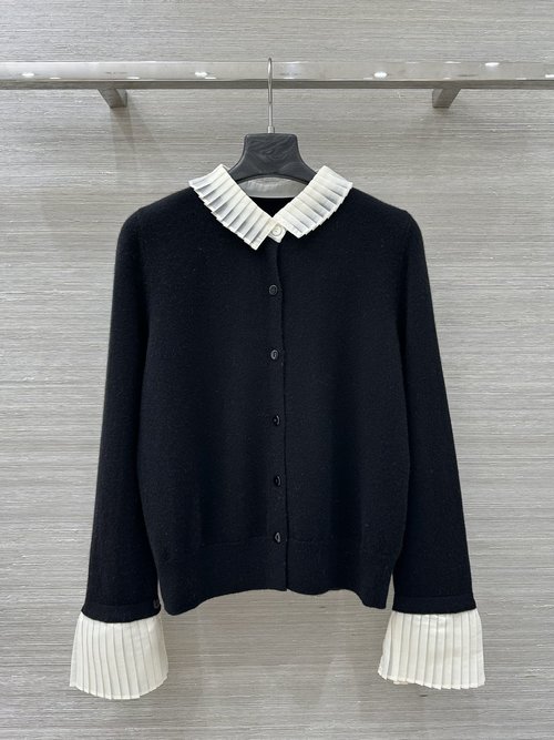 Valentino Exclusive Silk-Spliced Collar and Cuff Cashmere Cardigan with Chic Style