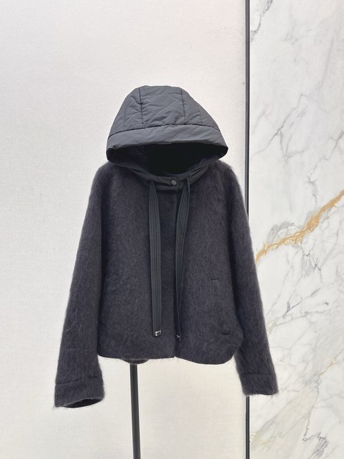 Max Mara Minimalist Wool-Cashmere Hooded Jacket with Stylish Details