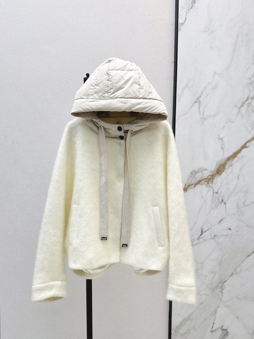 Max Mara Minimalist Wool-Cashmere Hooded Jacket with Stylish Details