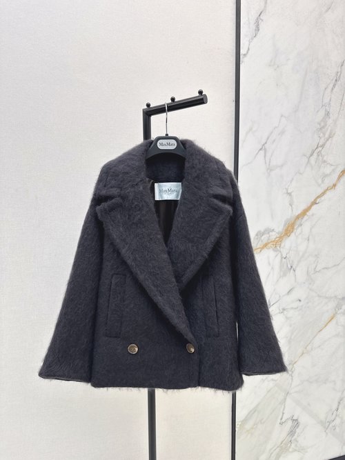 Max Mara Minimalist Wool-Cashmere Peaked Lapel Coat with Design Details