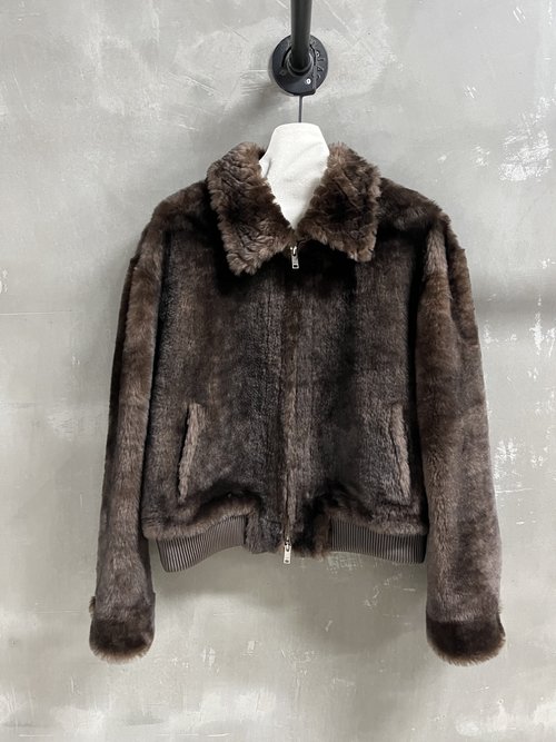 Bottega Veneta Custom-Made Outerwear with Exquisite Appliqué Craftsmanship and Versatile Fit