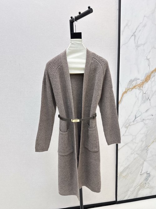 Hermes Knit Coat: Lazy Style with Old-Money Vibe