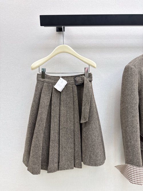Brunello Cucinelli Wool Herringbone Pleated Skirt from Bc Series, High - end and Adaptable