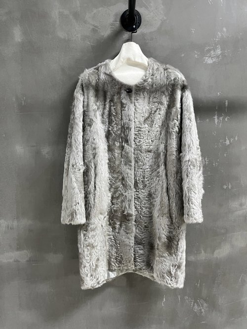 Chanel Versatile and Stylish Fur-Silk Blend Garment