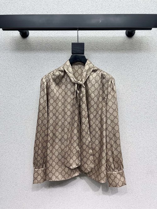 Gucci Luxury Khaki Floral Shirt, Flattering Look