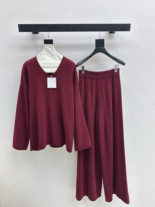 The Row Exclusive Wool Suit: Minimalist and Versatile