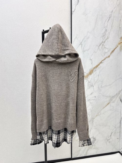 Acne Studios Double-Layer Cashmere Hoodie with Kangaroo Pocket and Brand Logo