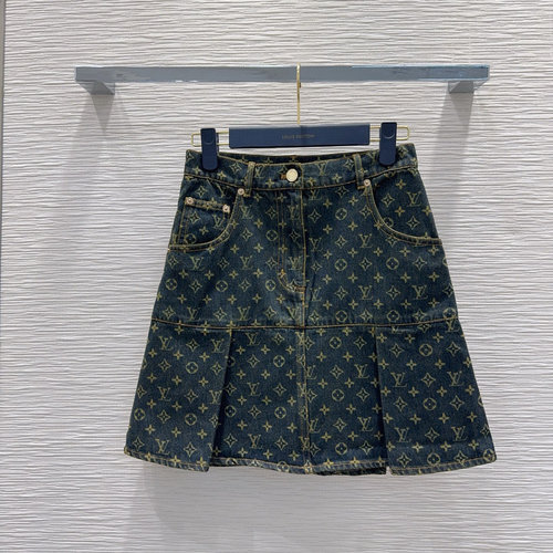 Louis Vuitton Stylish Denim Skirt with Fine Details