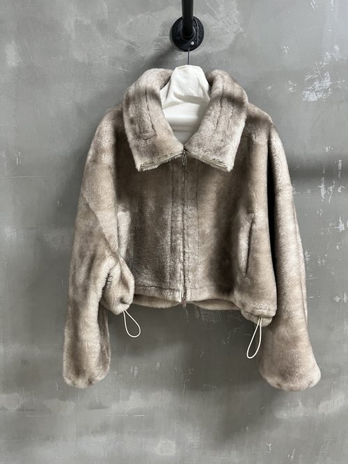 Miu Miu Sophisticated Small Lapel Fur-Trimmed Athletic Stylish Attire