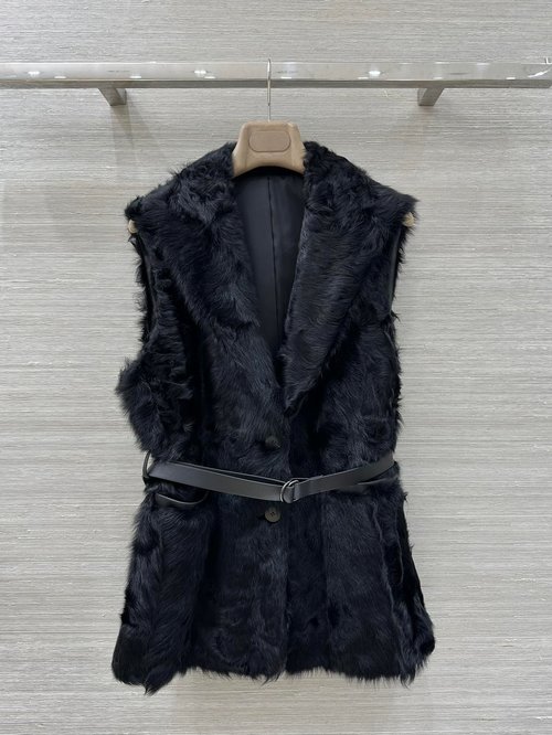 Brunello Cucinelli Exclusive High - end Fur - in - one Vest: Stylish and Functional