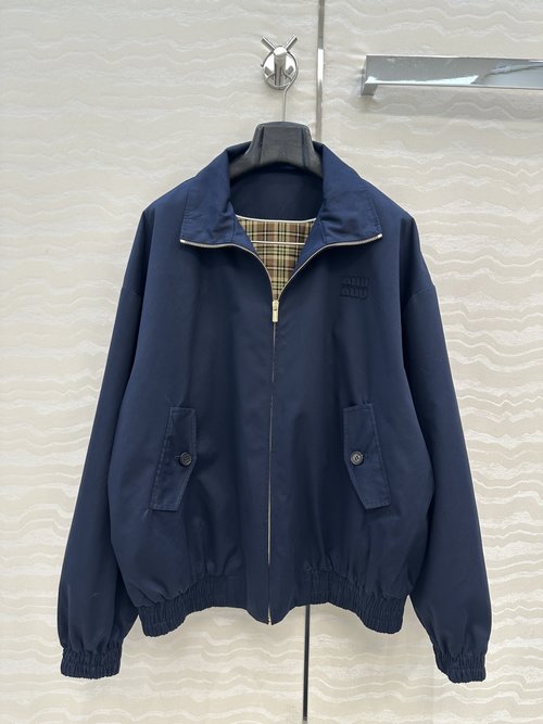 Versace Miu Series Collared Jacket with Checked Lining, Providing Layered and Slimming Effect