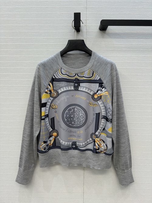 Hermes Vintage-Modern Pilot Print Knit Top with Comfortable Fit