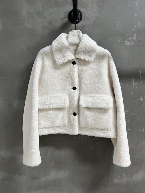 Bottega Veneta Fashionable Tailored Cut-Flower Woolen Garment