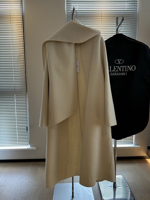 Valentino Simple Purple Cashmere Overcoat with Matching Scarf