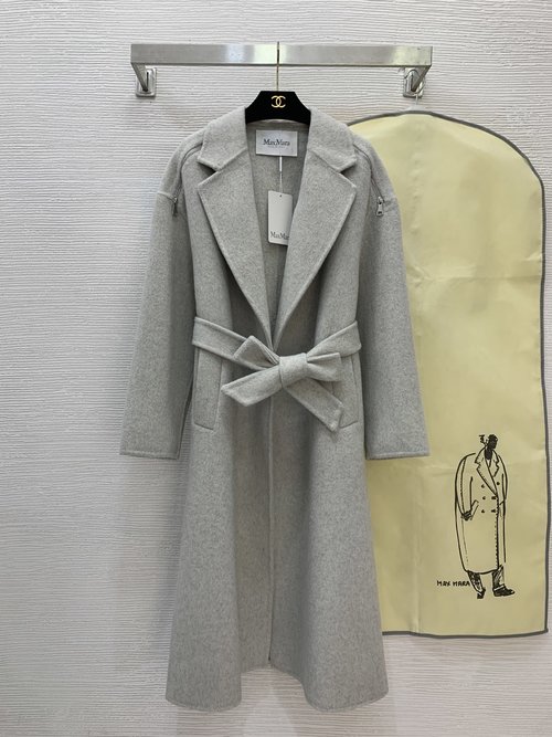 Max Mara High-Quality Double-Faced Woolen Coat with Shoulder Zippers