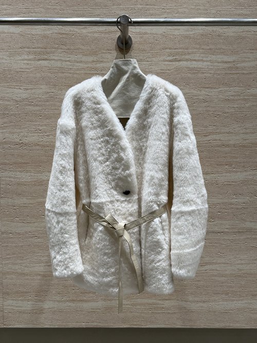 Max Mara Imported South African Fur-integrated Coat with Delicate Fur and Soft Fabric