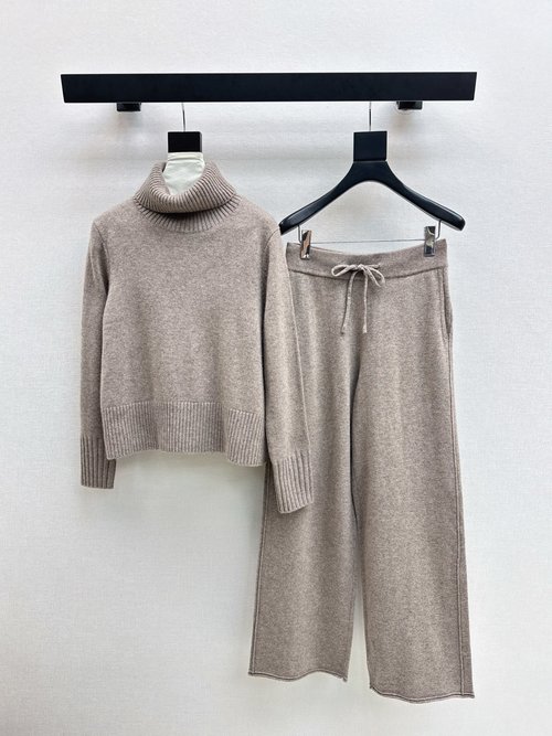 Brunello Cucinelli Luxury Wool Set: Turtleneck Sweater & Wide-Leg Pants, Elegant
