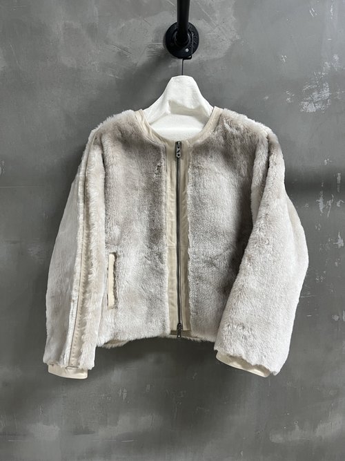 Max Mara Elegant Melange Fur-Integrated Apparel