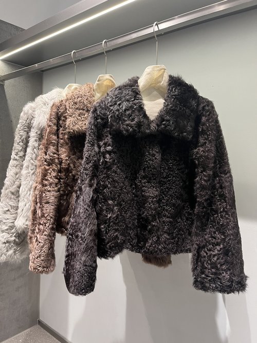 Brunello Cucinelli Minimalist Three-Color Shearling Jacket with Short and Relaxed Fit