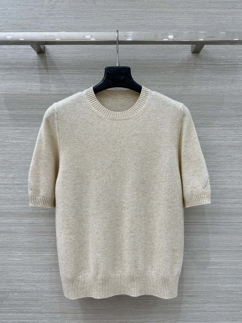 Loro Piana High-Quality Short-Sleeve Cashmere Sweater with Hollow-Out Embroidery, Premium Craft