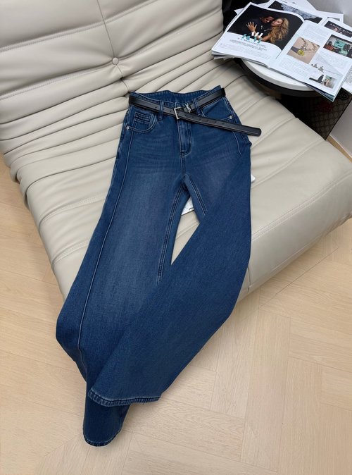 Yves Saint Laurent Blue Flared High-waist Jeans, Comfortable and Versatile