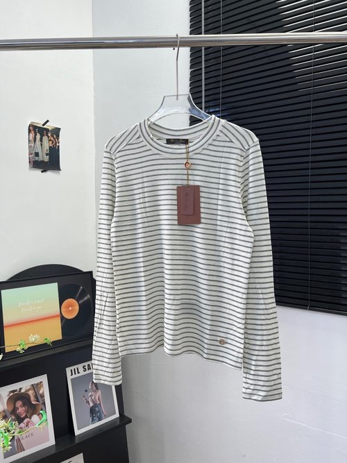 Loro Piana Soft and Stylish Long Sleeve with Simple Stripes