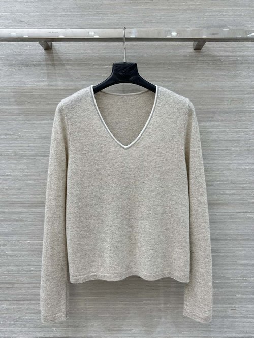 Brunello Cucinelli Exclusive Release: 100% Cashmere V-Neck Chain Base Top