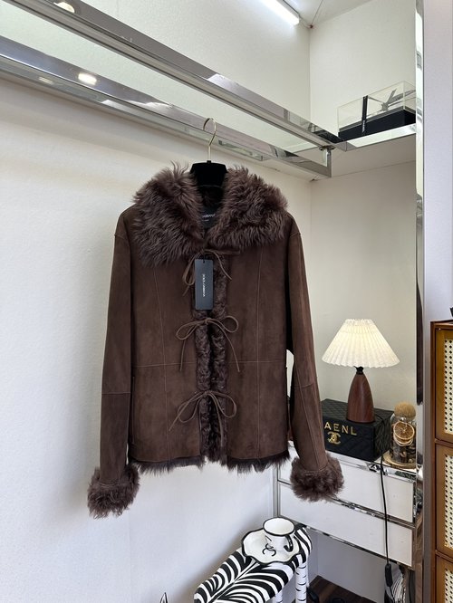 Celine Elegant Bow-Tie Collar Lake Lambskin Coat with Soft Fur Texture