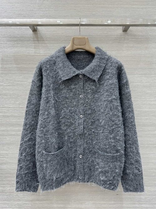 Gucci Exclusive Release: GG College Style Knitted Cardigan with Soft Yarn