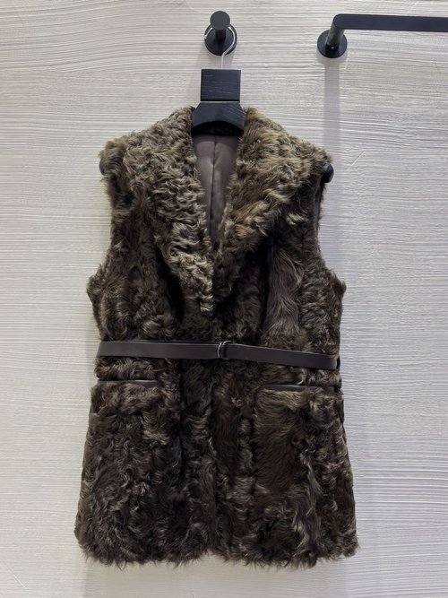 Brunello Cucinelli Soft Lake Sheep Fur Vest with Water Ripple, Stylish and Warm
