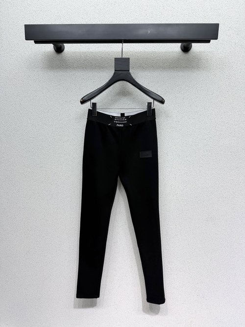 Maison Margiela Fleece Tape Leggings: Classic, Slimming and Fine-Texured