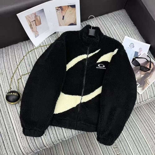 Balenciaga Fleece Collared Coat Suitable for All