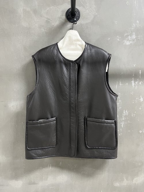 Chanel Two-sided Wool Fur Vest - Simple and Versatile Design
