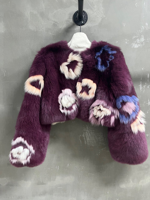 Fendi Customizable Fox Fur, Sophisticated and Stylish