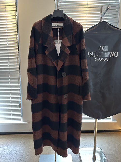 Valentino Elegant Alpaca and Suri Cashmere Coat with Color-Blocked Check Pattern