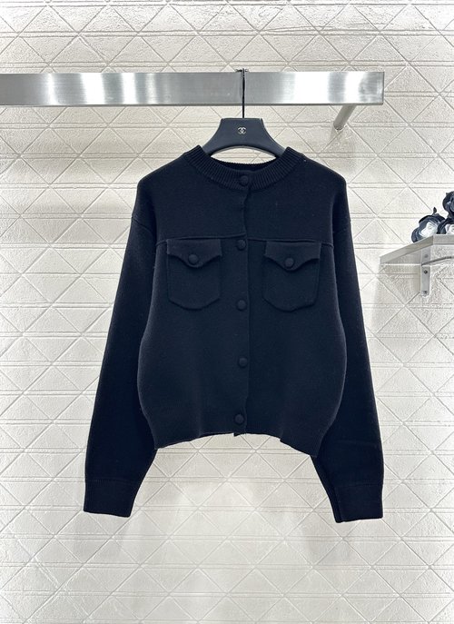 Fendi Symmetrical Pocket Knit Cardigan, Clear Wool Texture, Loose Fit