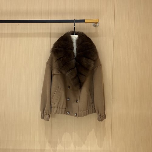 Fendi Stylish Fur Coat with Detachable Fox Fur Collar