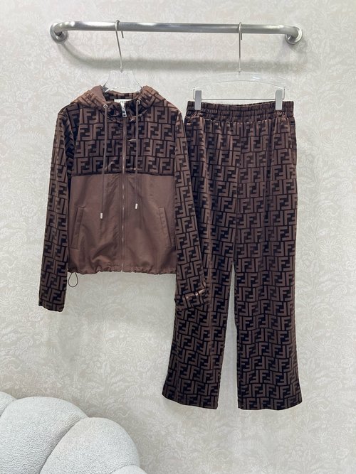 Fendi Velvet Sports Set with Double F Jacquard, Simple and Elegant
